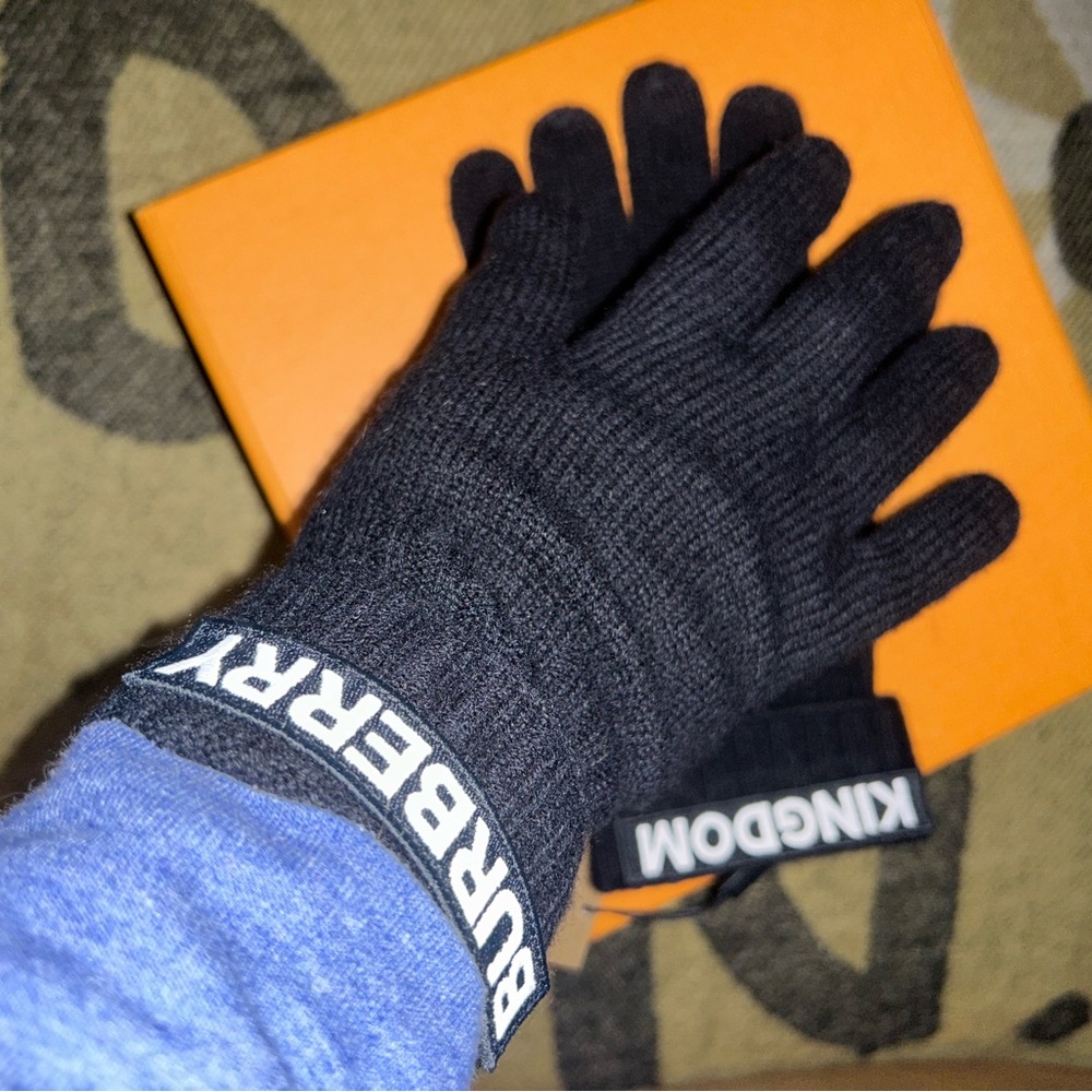 /traded/NWT Burberry Kingdom Logo Cashmere Gloves - Picture 7 of 8